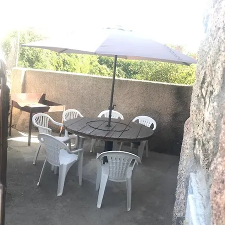 Casas Encinares 度假居 *