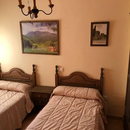 Casas Encinares 펜션 *